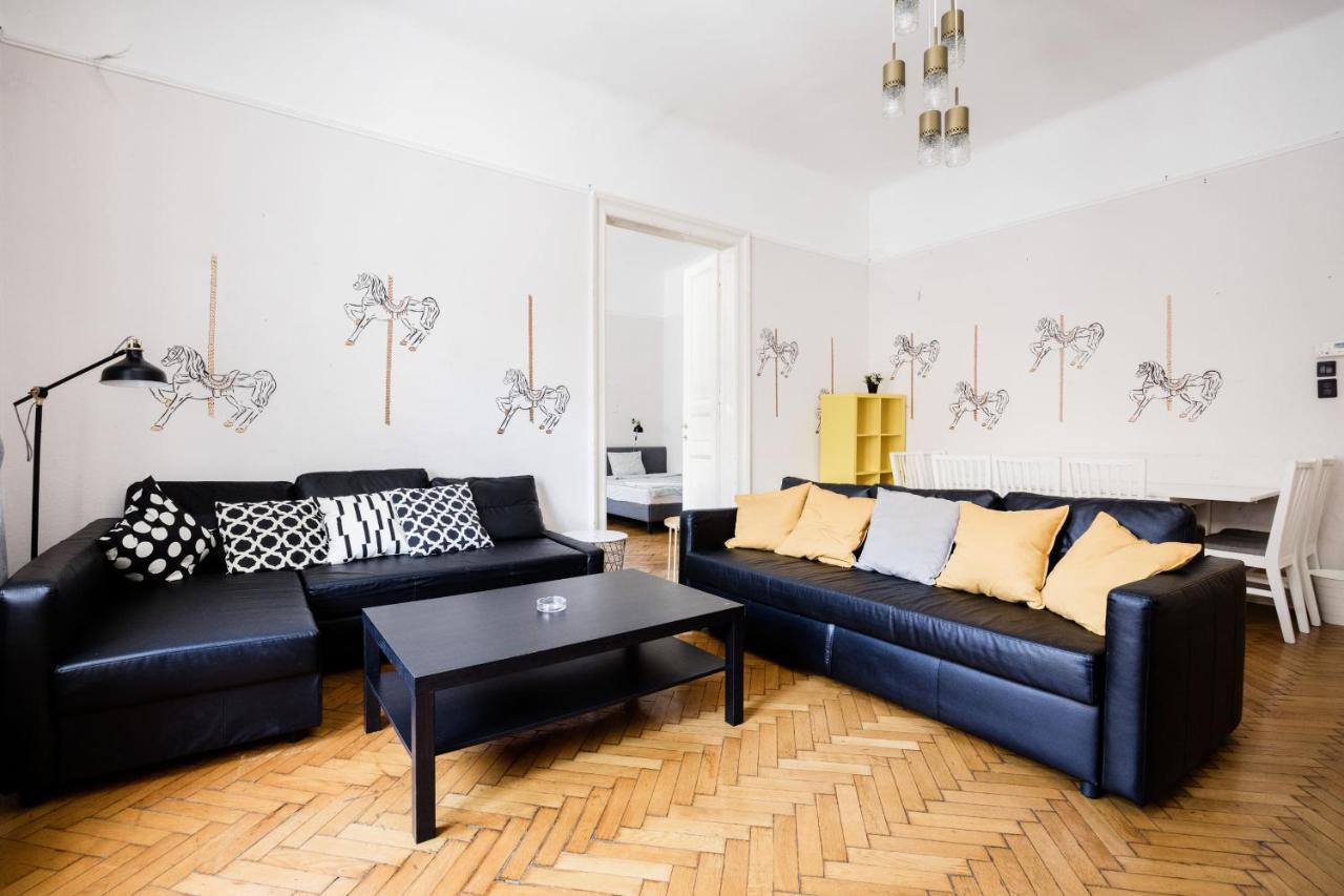 Apartment Downtown Circus